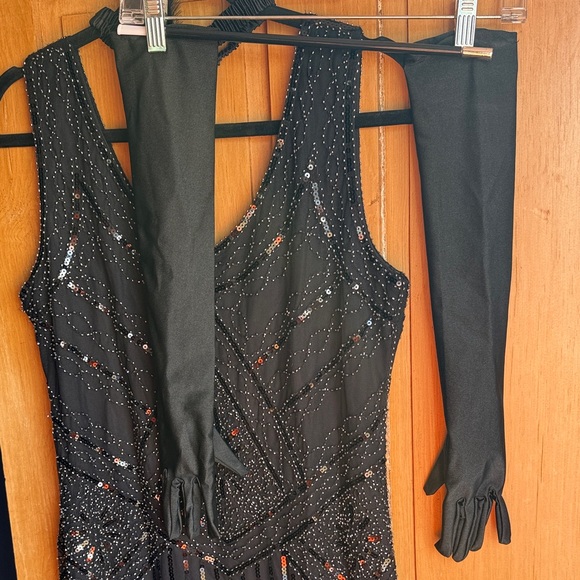 1920s style Black Beaded Dress with Accessories - Picture 5 of 6